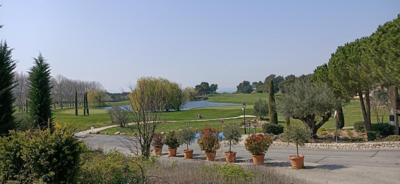 Charmant T2 Climatise Avec Belle Vue , Golf De Pont-Royal Mallemort Exterior foto