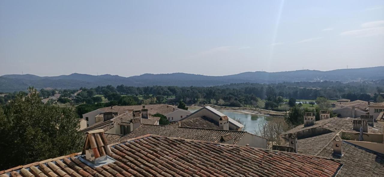 Charmant T2 Climatise Avec Belle Vue , Golf De Pont-Royal Mallemort Exterior foto
