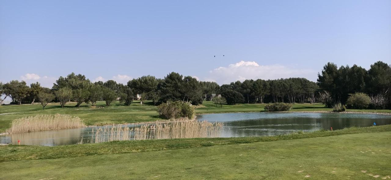 Charmant T2 Climatise Avec Belle Vue , Golf De Pont-Royal Mallemort Exterior foto