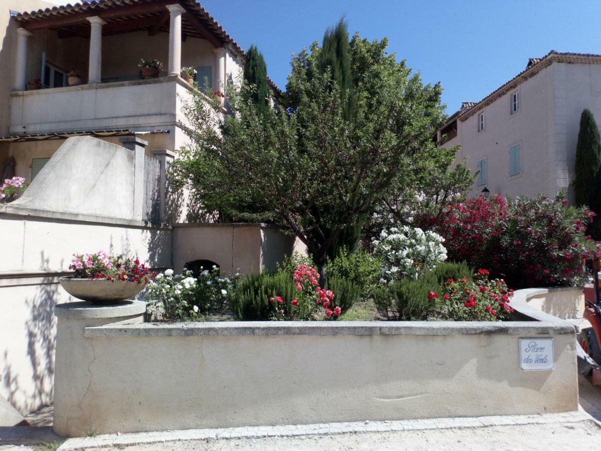Charmant T2 Climatise Avec Belle Vue , Golf De Pont-Royal Mallemort Exterior foto